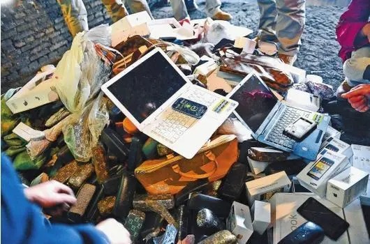 企業必看:硬盤銷毀,輕松合規,告別數據泄露風險! 企業必看:硬盤銷毀,輕松合規,告別數據泄露風險!